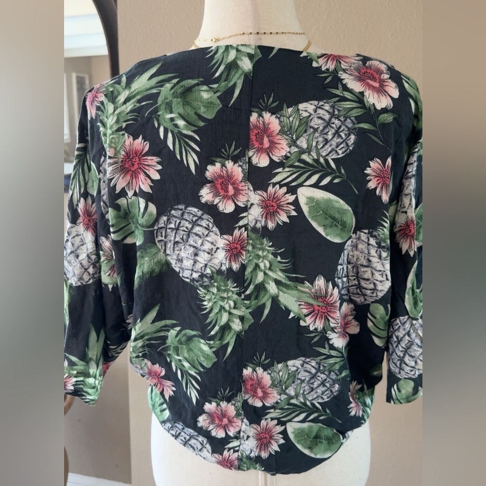 Tropical pineapple print top - Picture 6 of 7